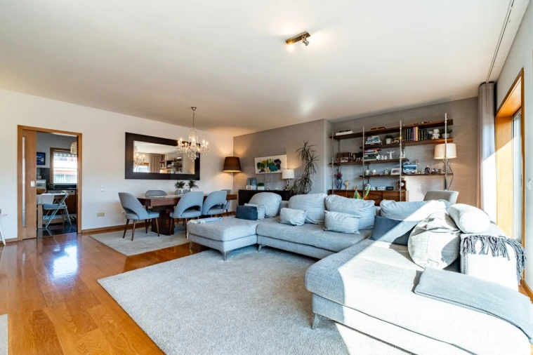 Apartamento T4 para Venda em Milheiros Foto 3