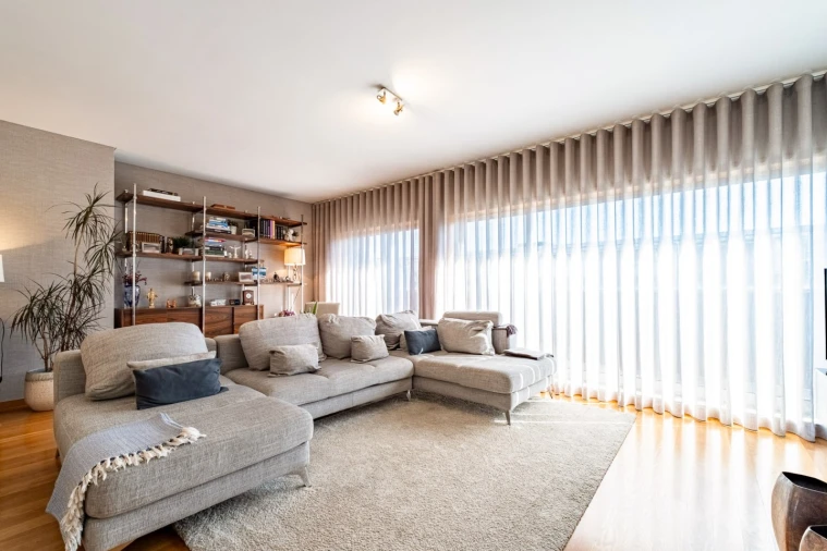 Apartamento T4 para Venda em Milheiros Foto 2