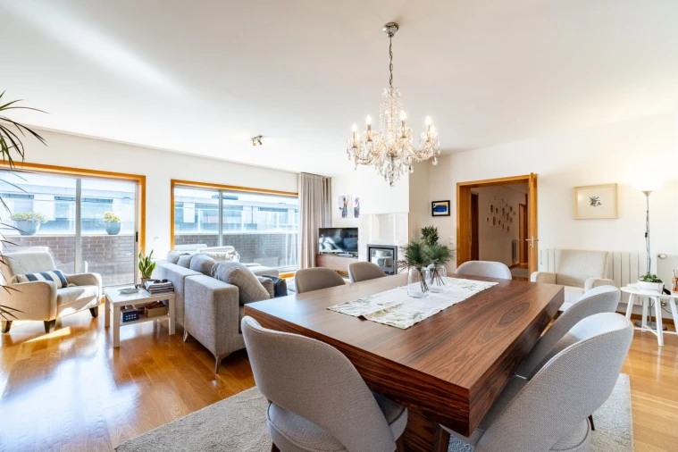 Apartamento T4 para Venda em Milheiros Foto 5