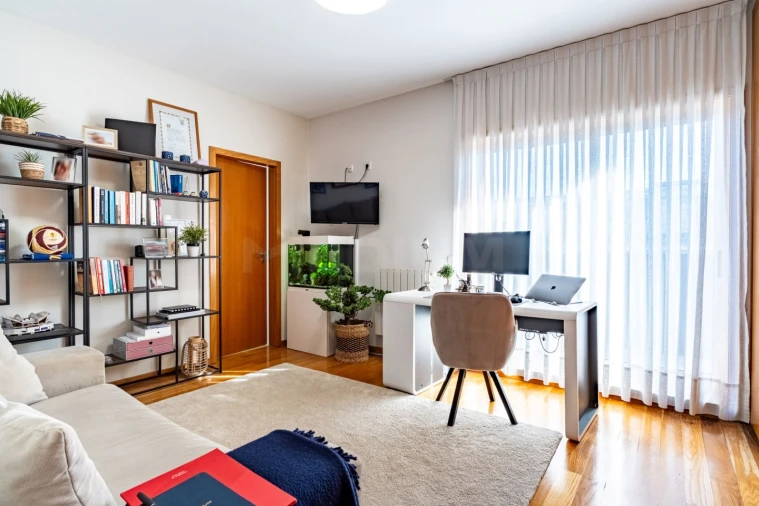 Apartamento T4 para Venda em Milheiros Foto 10