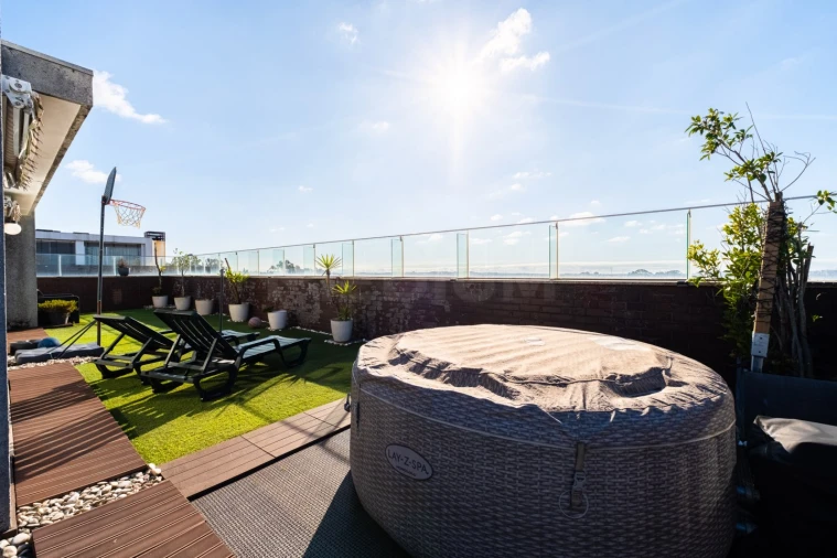 Apartamento T4 para Venda em Milheiros Foto 23