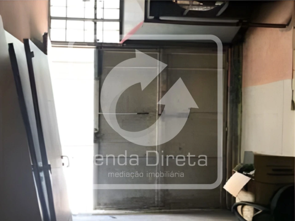 Armazém para Venda em São Domingos de Benfica Foto 3