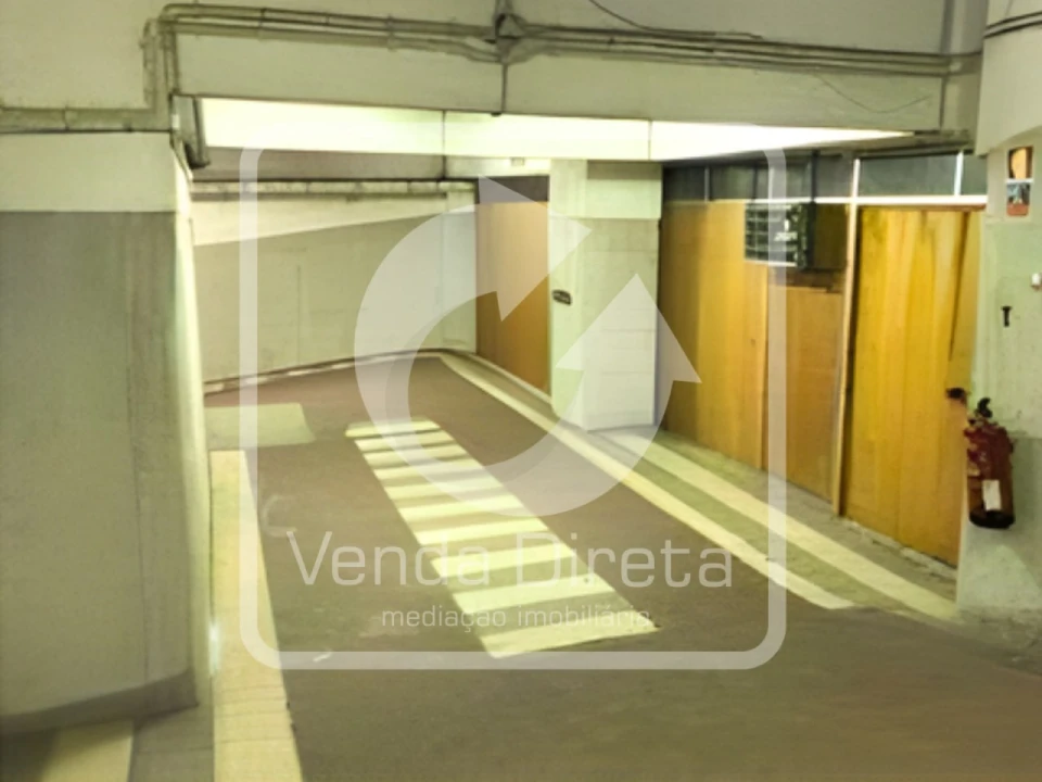 Armazém para Venda em São Domingos de Benfica Foto 5