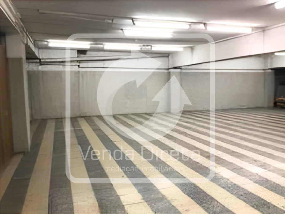 Armazém para Venda em São Domingos de Benfica Foto 6