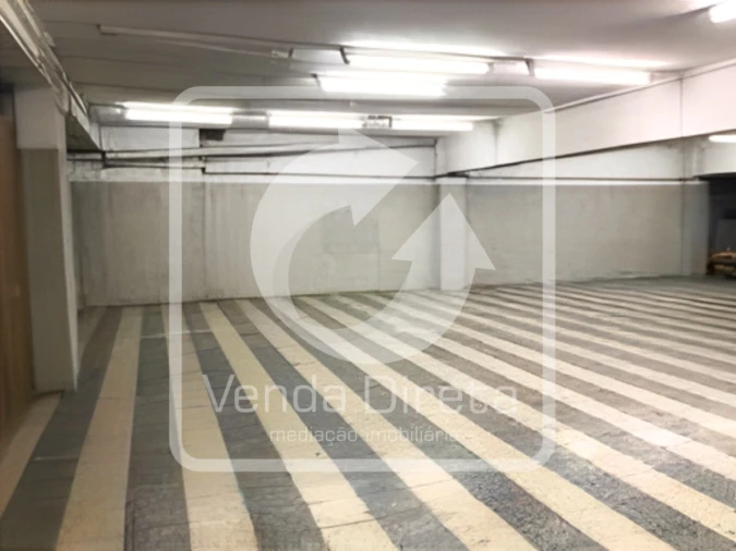 Armazém para Venda em São Domingos de Benfica Foto 6