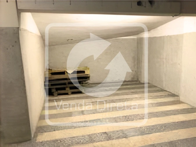 Armazém para Venda em São Domingos de Benfica Foto 17