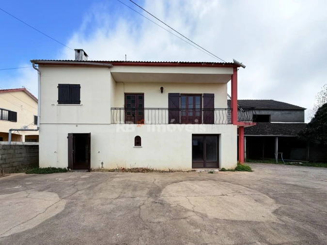 Moradia T3 para Venda em São João Baptista e Santa Maria dos Olivais Foto 1