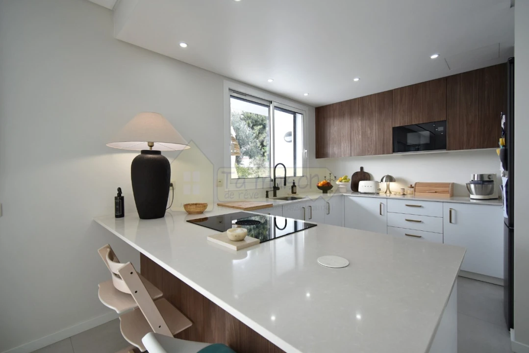 Moradia T4 para Venda em Santa Barbara de Nexe Foto 7