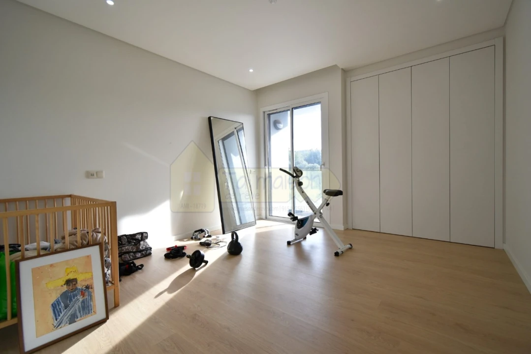 Moradia T4 para Venda em Santa Barbara de Nexe Foto 22