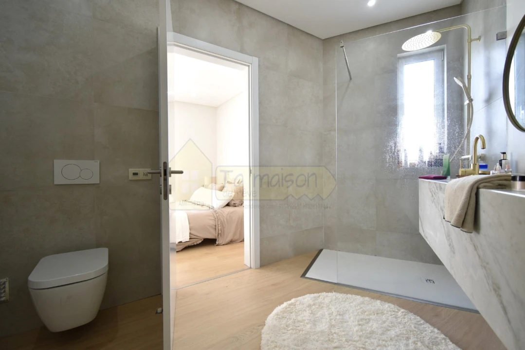 Moradia T4 para Venda em Santa Barbara de Nexe Foto 28