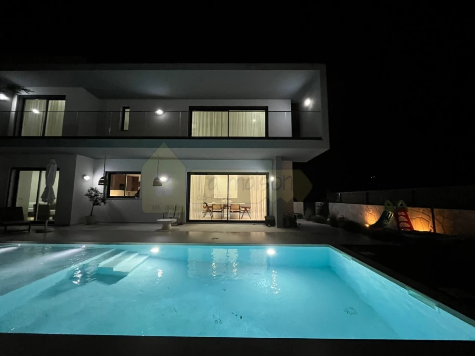 Moradia T4 para Venda em Santa Barbara de Nexe Foto 36