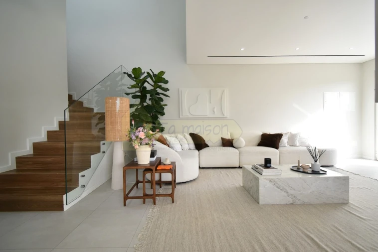 Moradia T4 para Venda em Santa Barbara de Nexe Foto 6