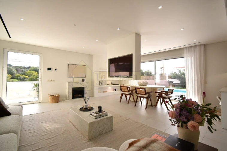 Moradia T4 para Venda em Santa Barbara de Nexe Foto 11