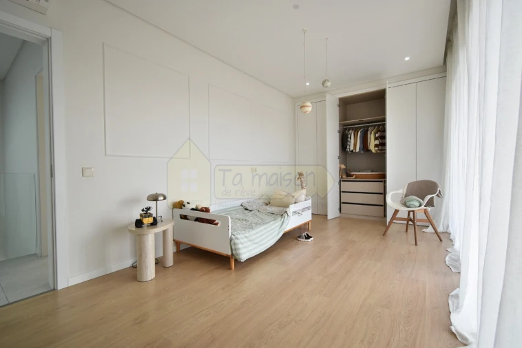 Moradia T4 para Venda em Santa Barbara de Nexe Foto 19