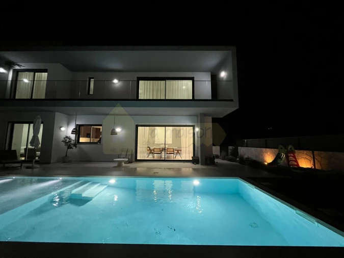 Moradia T4 para Venda em Santa Barbara de Nexe Foto 36