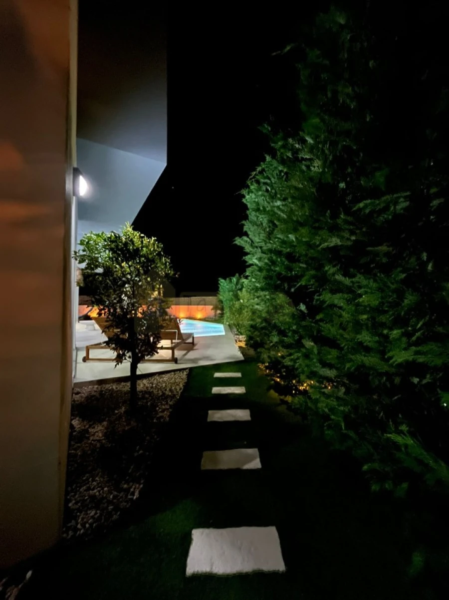 Moradia T4 para Venda em Santa Barbara de Nexe Foto 37