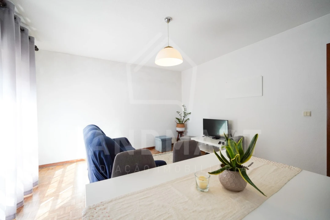 Apartamento T2 para Venda em Lumiar Foto 2