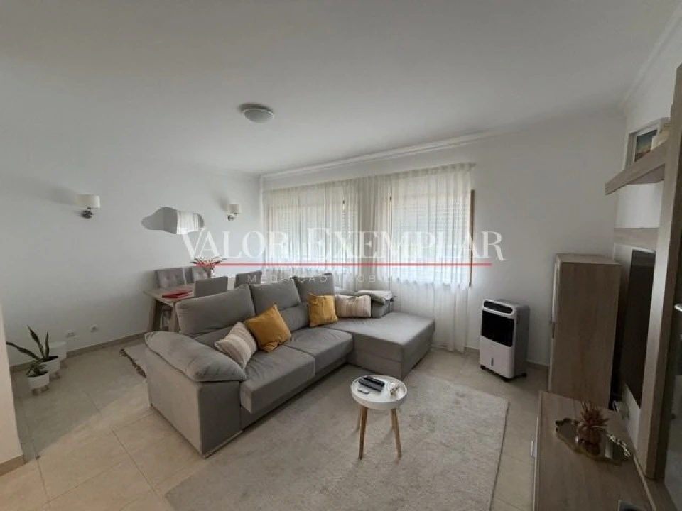 Apartamento T3 para Venda em Atalaia e Alto Estanqueiro-Jardia Foto 1