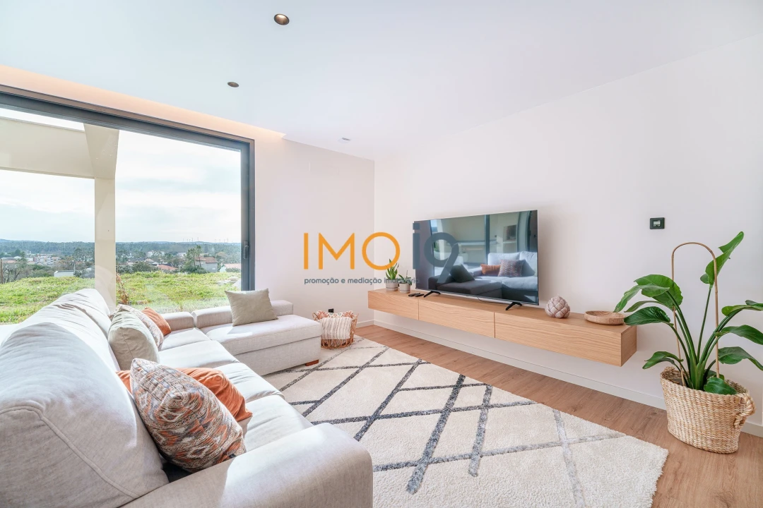 Moradia T4 para Venda em Fatima Foto 11