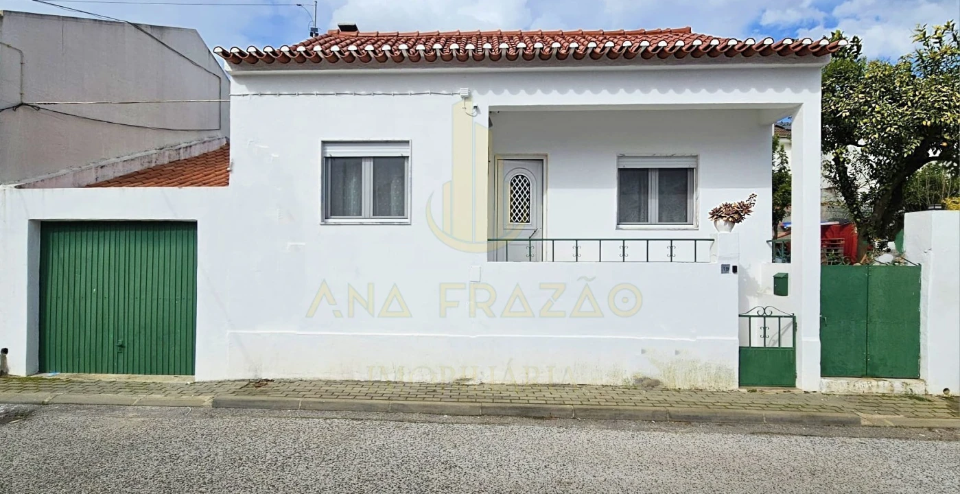 Moradia T2 para Venda em Vila Nova da Barquinha Foto 1