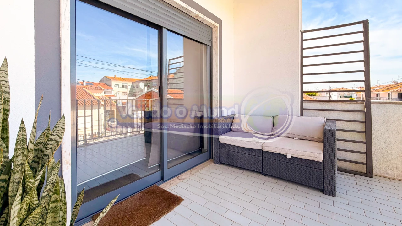 Moradia T3 para Venda em Samora Correia Foto 2