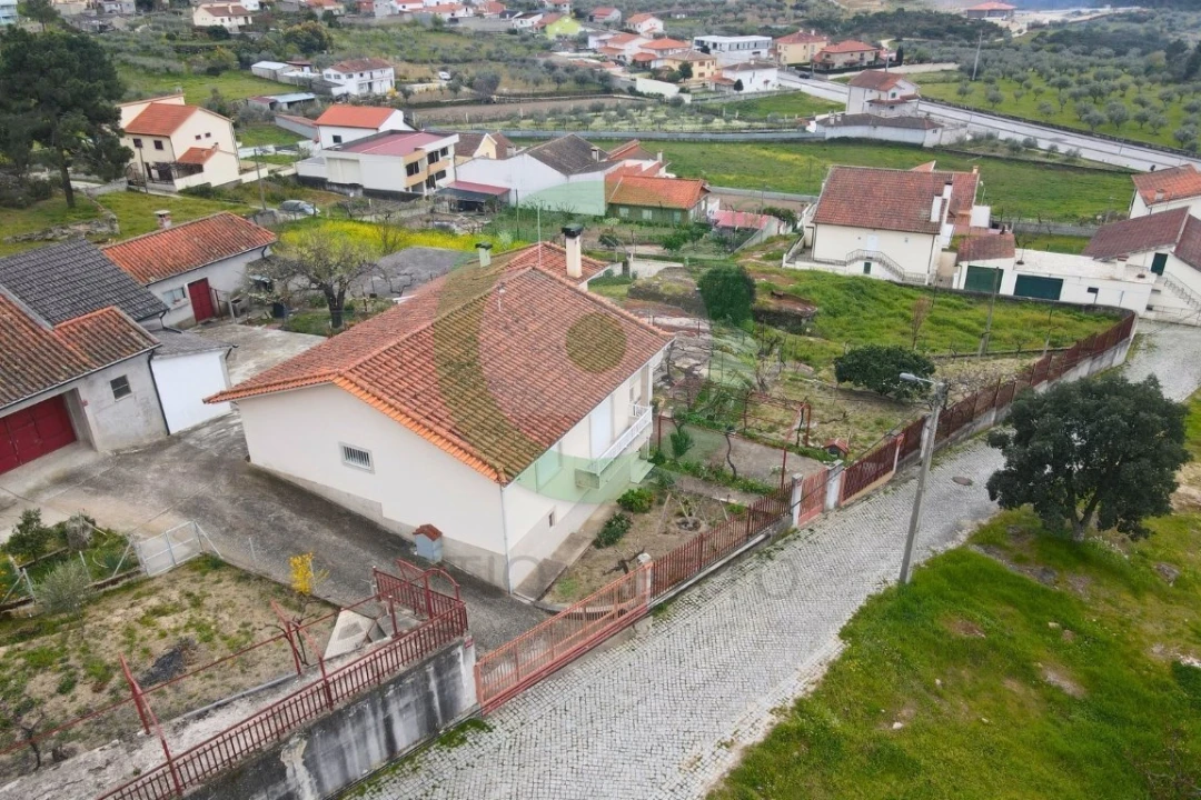 Moradia T4 para Venda em Valpaços e Sanfins Foto 6