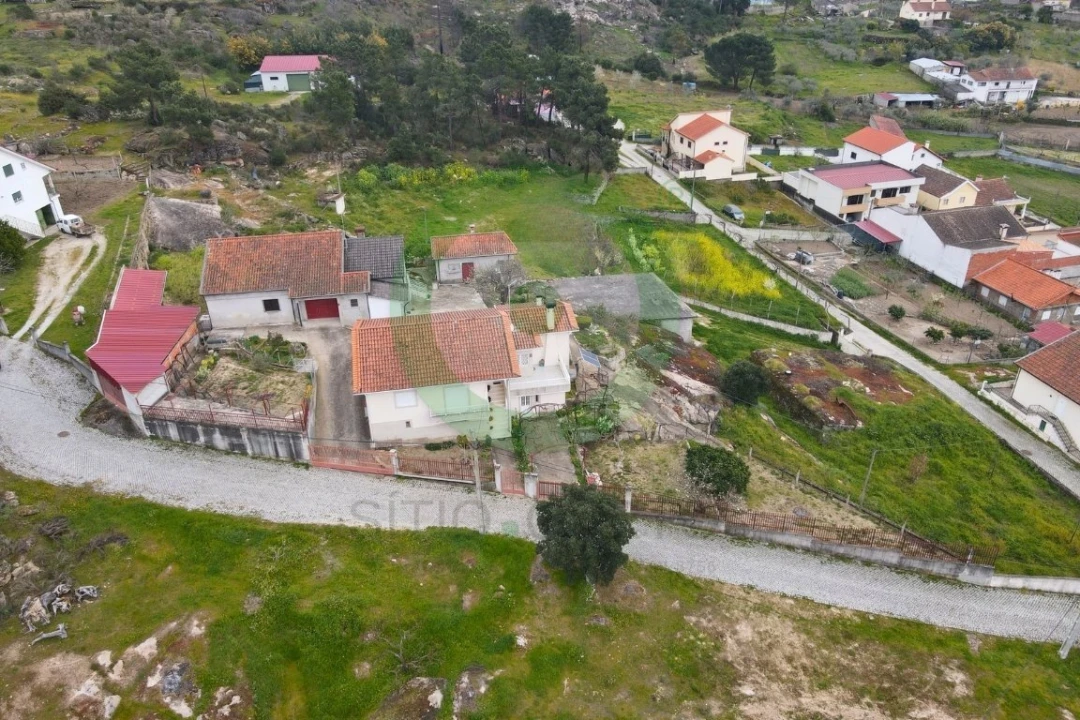 Moradia T4 para Venda em Valpaços e Sanfins Foto 3