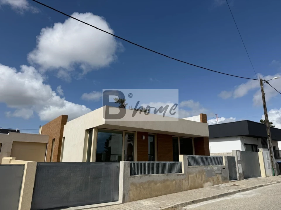 Moradia T3 para Venda em Charneca de Caparica e Sobreda Foto 8