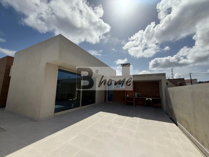 Moradia T3 para Venda em Charneca de Caparica e Sobreda Foto 3