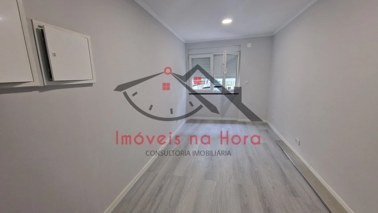Apartamento T2 para Venda em Benfica Foto 5
