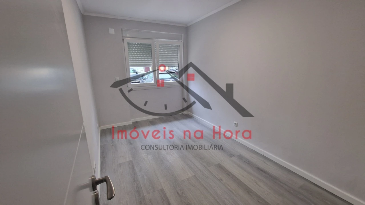 Apartamento T2 para Venda em Benfica Foto 10