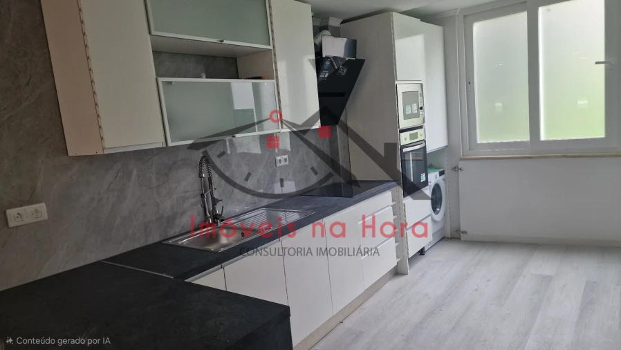 Apartamento T2 para Venda em Benfica Foto 1