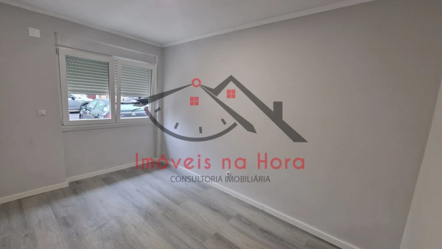 Apartamento T2 para Venda em Benfica Foto 11