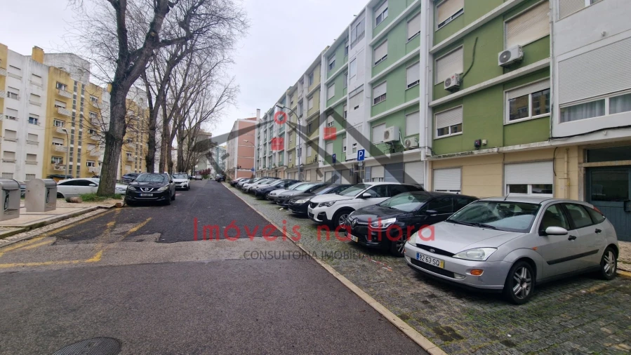 Apartamento T2 para Venda em Benfica Foto 19