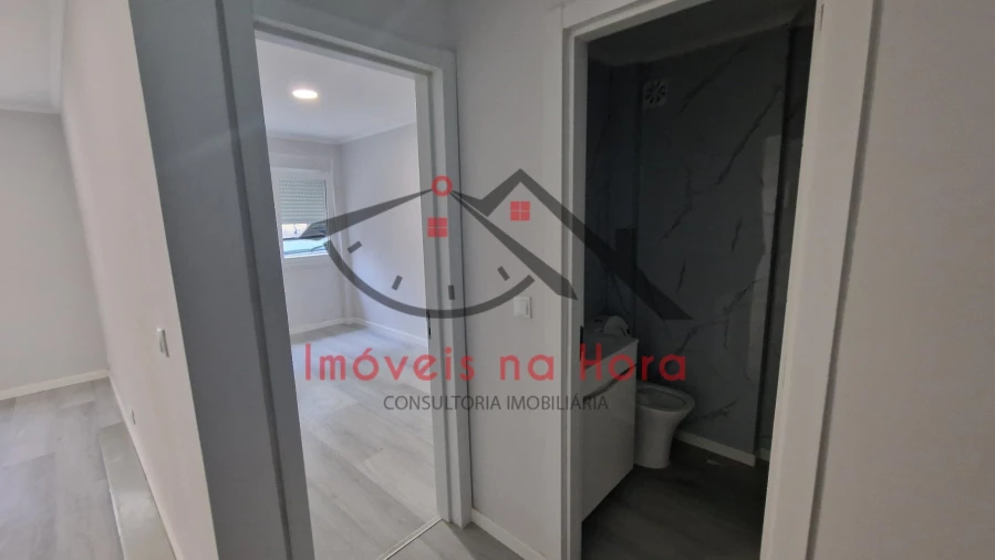 Apartamento T2 para Venda em Benfica Foto 9