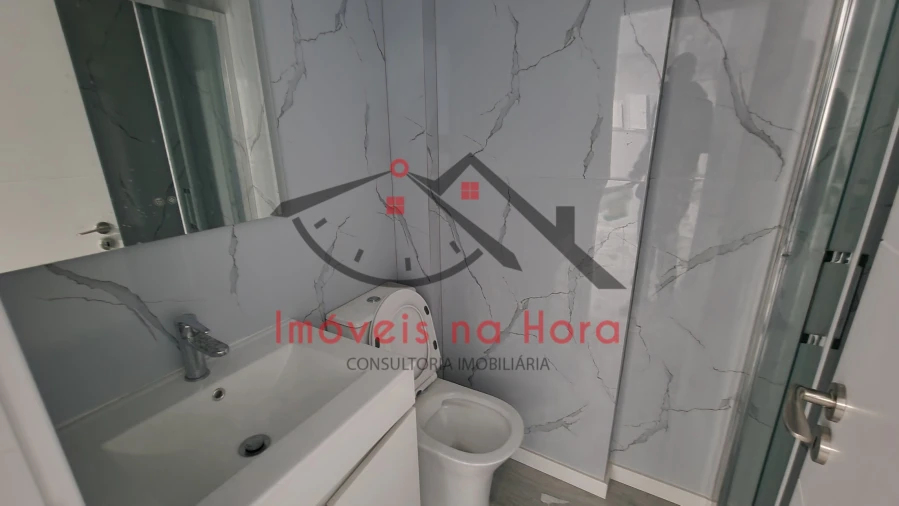 Apartamento T2 para Venda em Benfica Foto 13