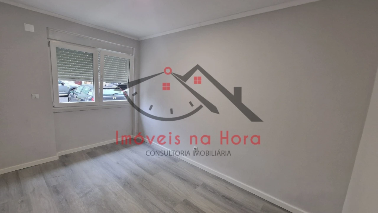 Apartamento T2 para Venda em Benfica Foto 11