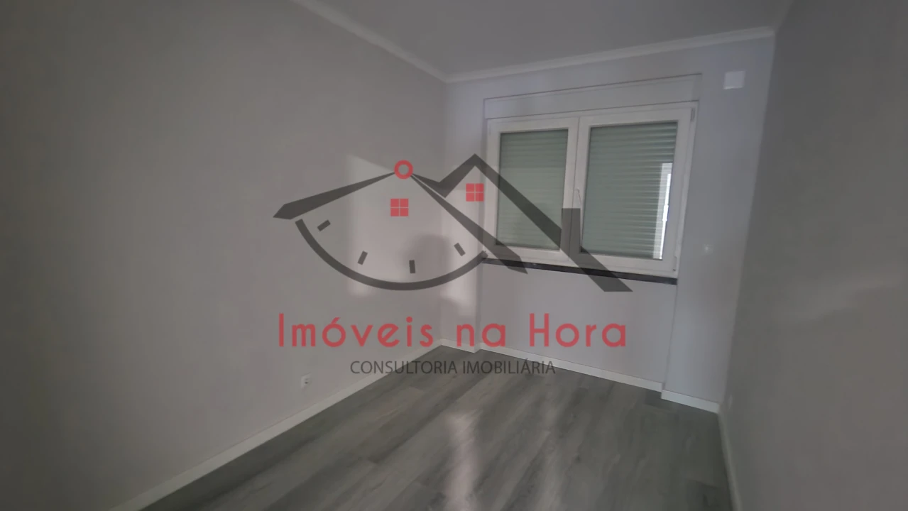 Apartamento T2 para Venda em Benfica Foto 15