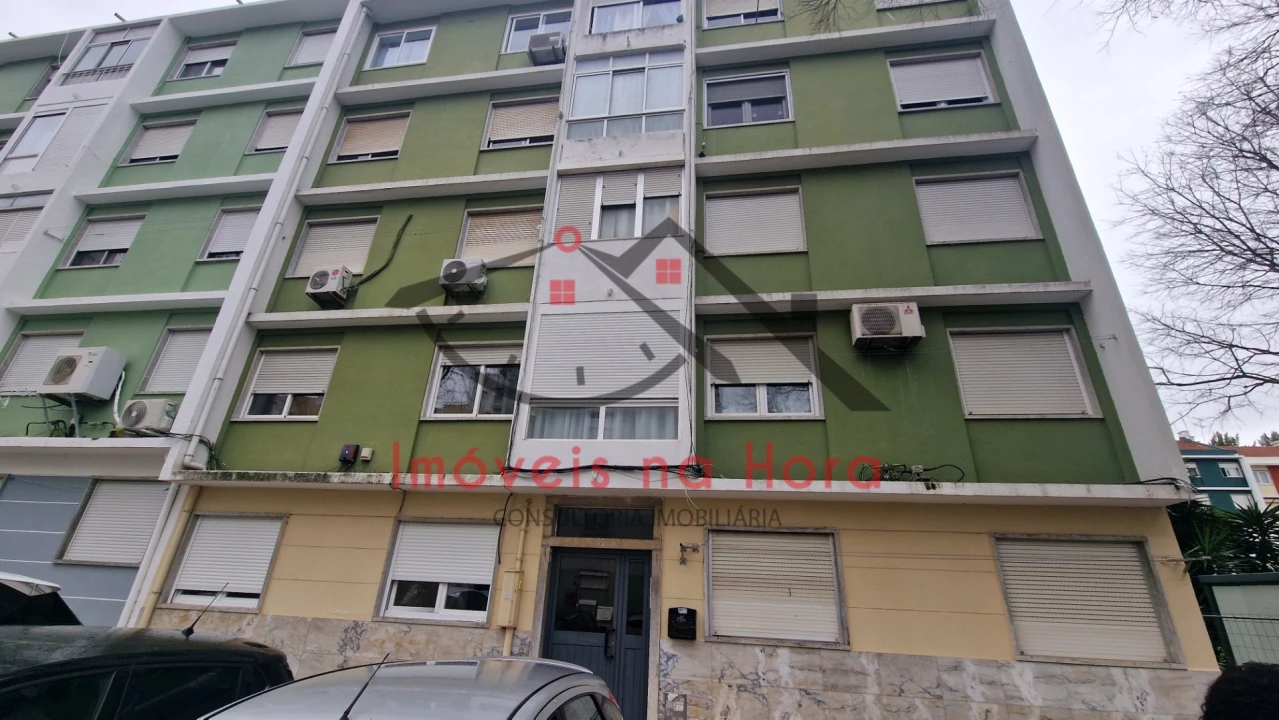 Apartamento T2 para Venda em Benfica Foto 18