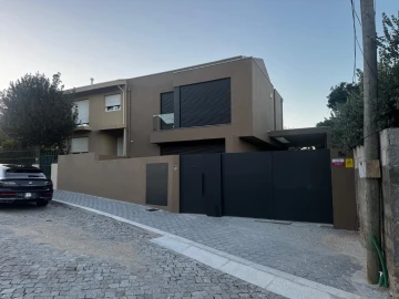 Quinta T3 para Venda em Gulpilhares e Valadares