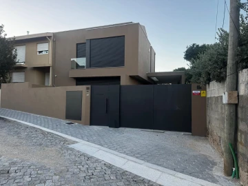 Quinta T3 para Venda em Gulpilhares e Valadares