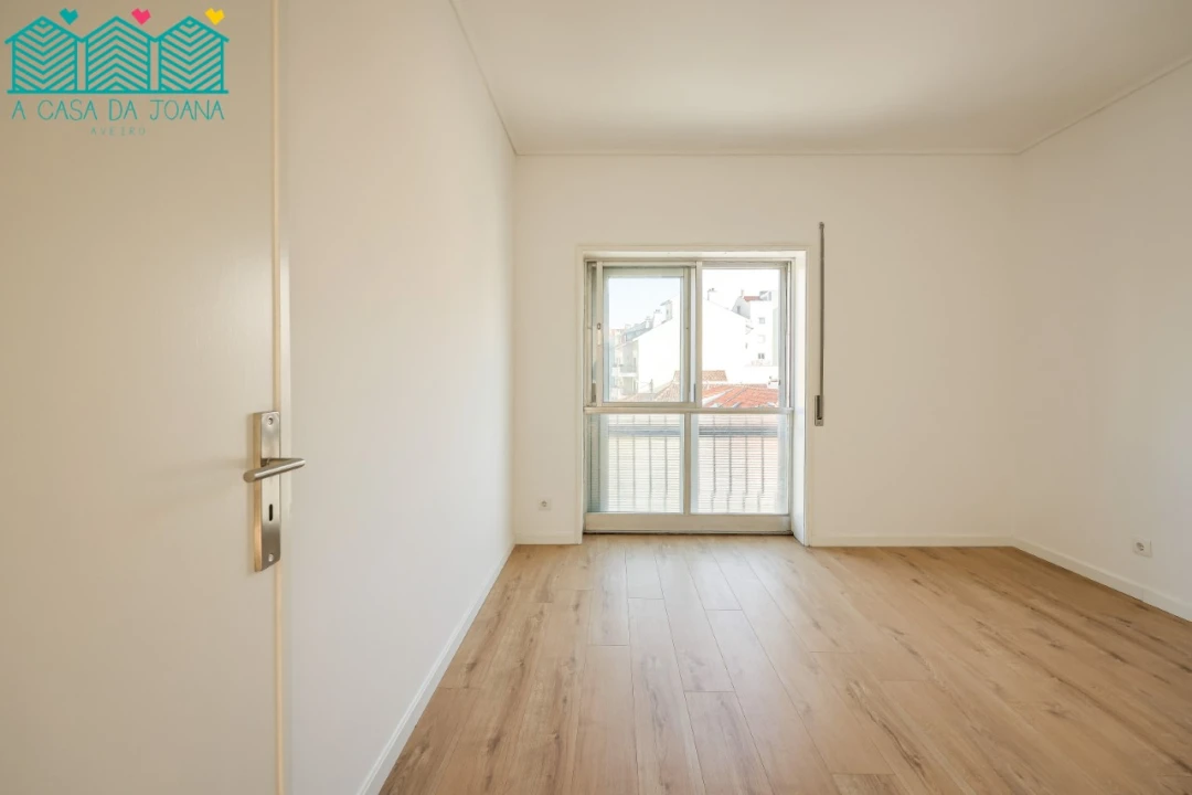 Apartamento T3 para Arrendamento em Glória e Vera Cruz Foto 14