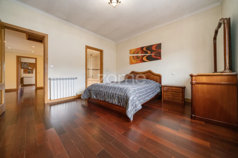 Moradia T5 para Venda em Merelim (São Pedro) e Frossos Foto 24