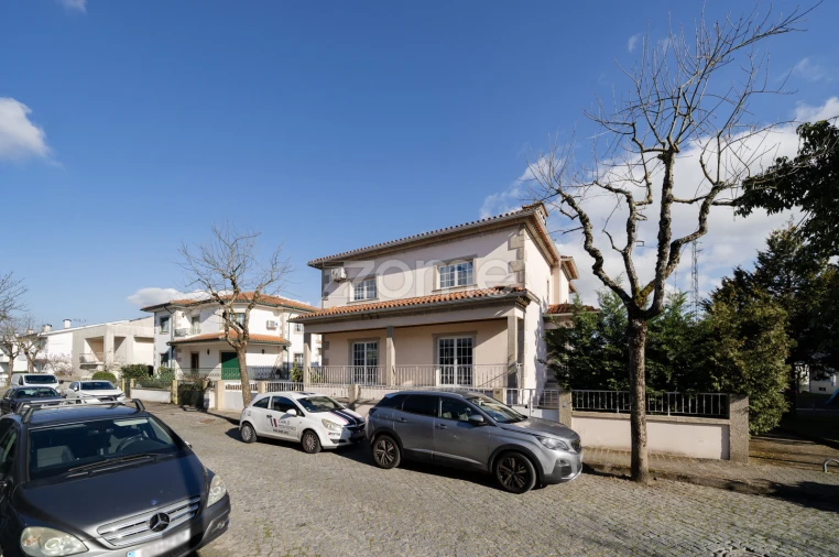 Moradia T5 para Venda em Merelim (São Pedro) e Frossos Foto 3