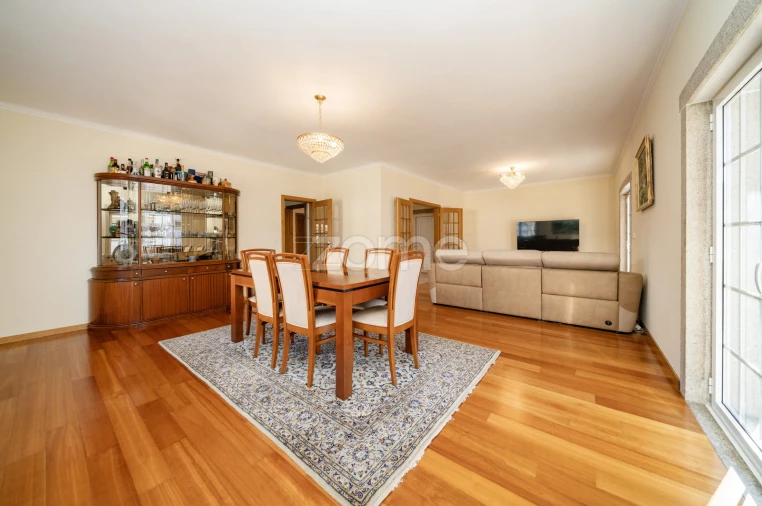 Moradia T5 para Venda em Merelim (São Pedro) e Frossos Foto 8