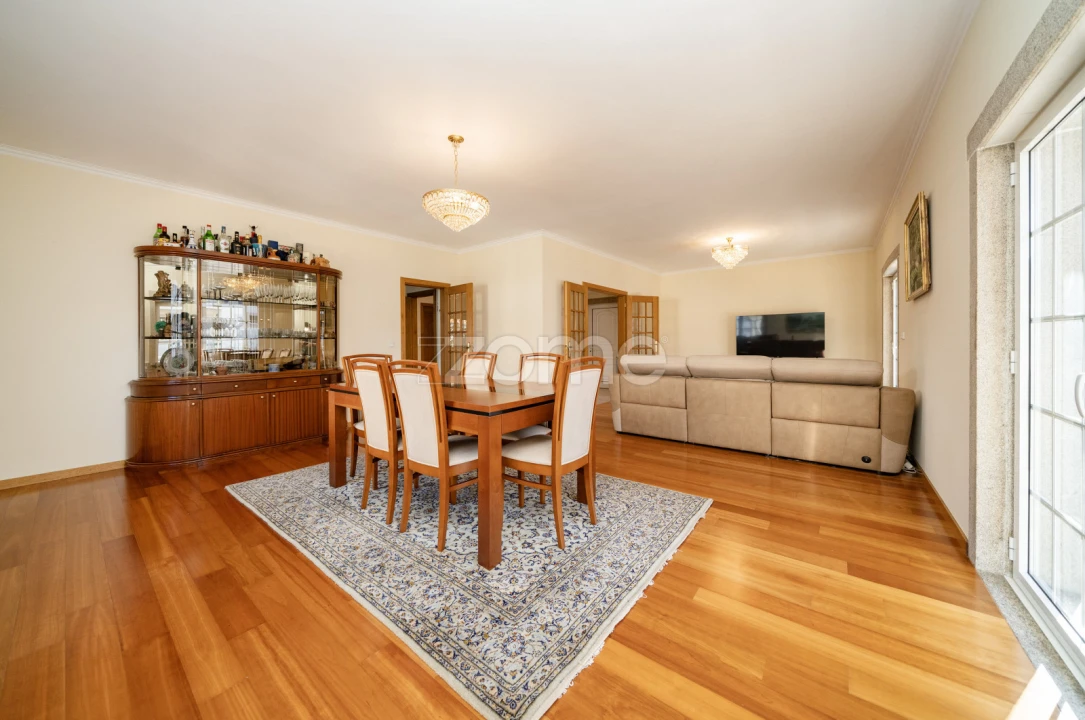 Moradia T5 para Venda em Merelim (São Pedro) e Frossos Foto 8