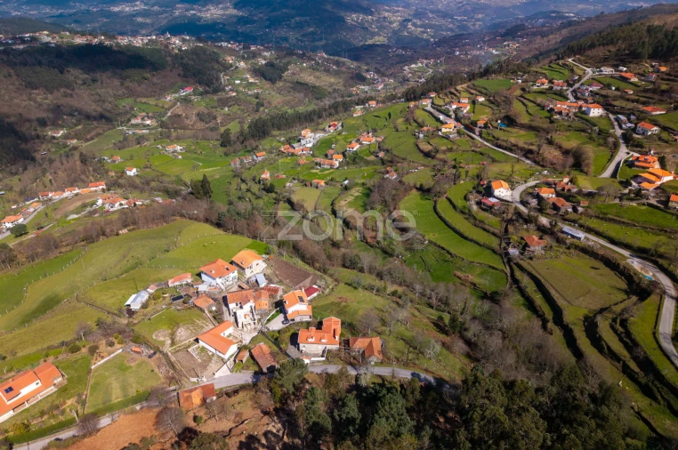 Moradia T6 para Venda em Santiago de Piães Foto 15