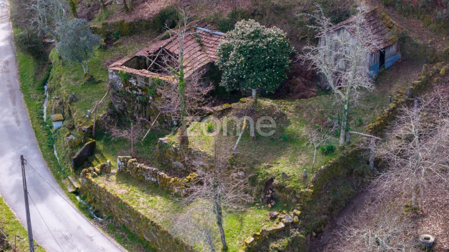 Moradia T6 para Venda em Santiago de Piães