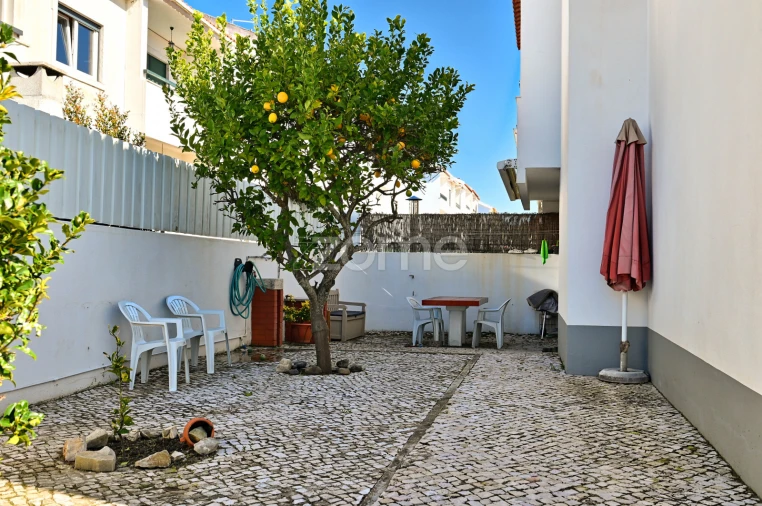 Moradia T7 para Venda em Rio de Mouro Foto 4