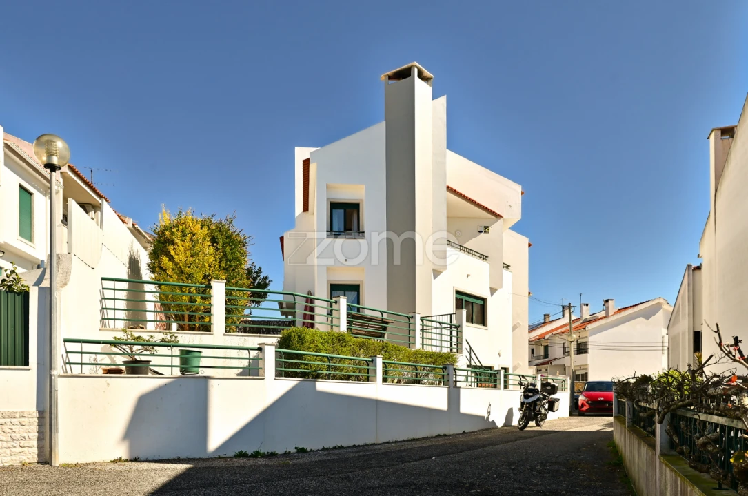 Moradia T7 para Venda em Rio de Mouro Foto 1